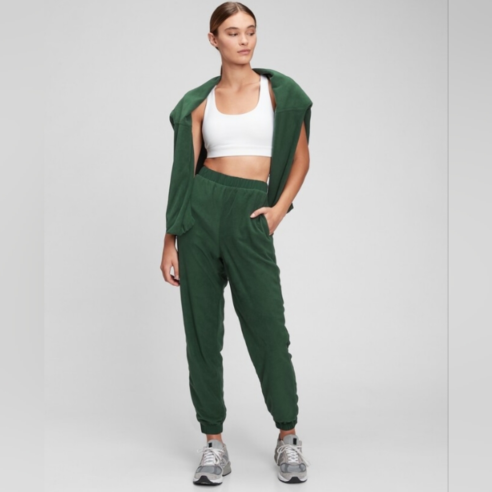 ⚡️SALE⚡️GapFit Reversible Runaround Joggers in 'Green Outdoors', Size Small